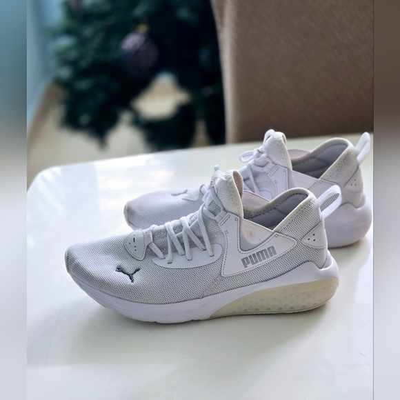 Puma - Picture 3 of 3